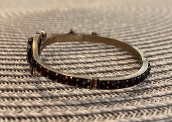 Náramek s českými granáty s krabičkou. - 6