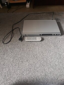 DVD  PŘEHRAVAČ  ZN.  MAGNAVOX  S  OVLADAČEM - 6