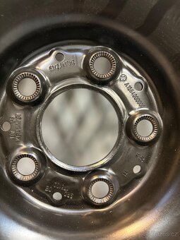 Mercedes benz GLA 215/60/17 Michelin Alpin A1564000000 - 6