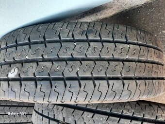 Pneu 225 75 R 16 C - 6