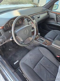 Mercedes-Benz E - 6
