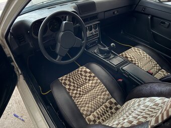 Porsche 944 - 6