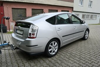 TOYOTA PRIUS 1.5 VVT-i 57kw Hybrid automat rok 2007 - 6