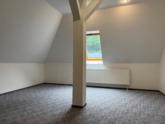 Nabízíme k pronájmu pěkný byt 3+1, ve vile, o ploše 67 m2. - 6
