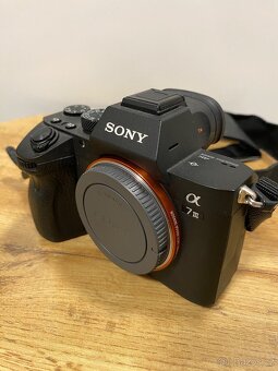 Sony AIII (možnost + objektiv) - 6