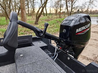Rybářská loď PowerBoat 420 Tiller - 6