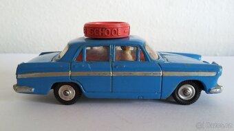 Starý model Corgi Toys Austin A 60 autoškola - 6