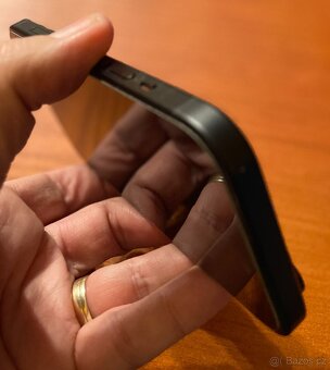 Apple Iphone 15, 128GB RAM, iOS 26.1 - 6