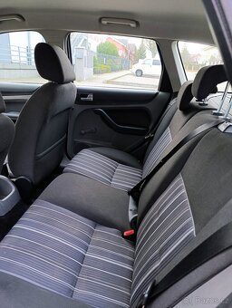 Ford Focus 1.6 74kw benzín - Výborný motor - 6