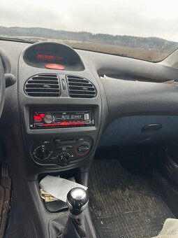 Peugeot 206 1.1 benzín - 6