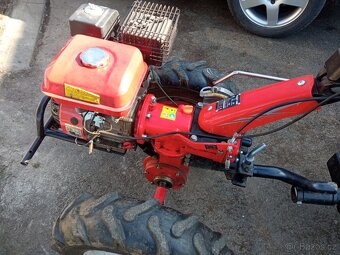 Malotraktor s vlekem hecht - 6