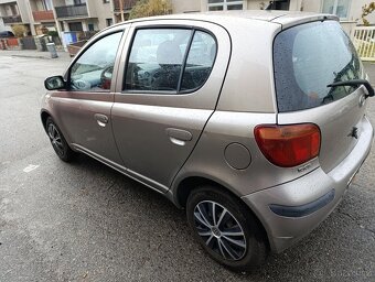 Toyota Yaris 1.0í - 6