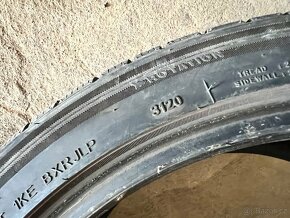 Zimní pneu 235/40R18 - 6