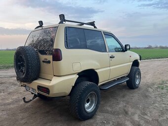 Nissan Terrano 2,7td 1995 - 6