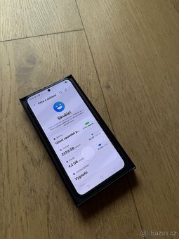 Samsung Galaxy S24 256GB šedý - 6