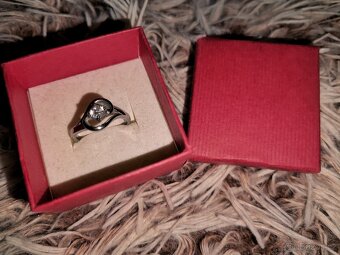 Prsten se zirkonem - 6