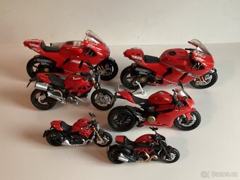 Set motorek Ducati - 6