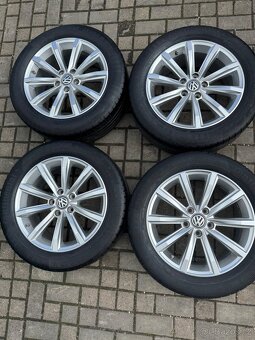ORIGINÁL Alu Volkswagen London R17, 5x112 - TOP, LETNÍ, TPMS - 6