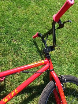 BMX 20" Wipe 300 - 2 zánovní kola skoro nepoužité + helma - 6