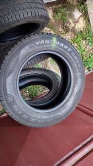 Prodám krásné zimní pneu Maxxis 215/65 R16C - 6
