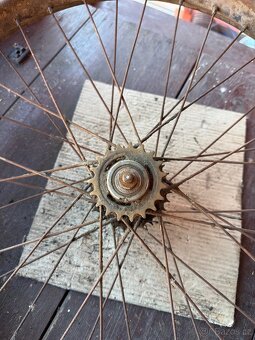 Zadní kolo na motokolo - asi Čz,Sachs,atd… - 6