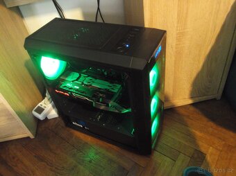 herní PC - Ryzen7 3700x+RX 5700xt+16GB RAM+SSD - 6