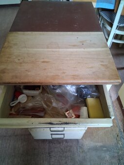 Starý kuchyňský příborník - 6