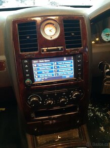 Chrysler 300c SRT - 6