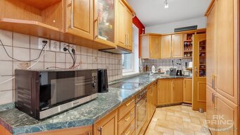 Prodej rodinný dům 5+kk, na pozemku 310 M2, Benice, Praha - 6