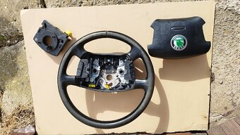Prodám Multifunkční volant Škoda Octavia - 6