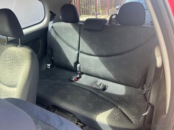 Toyota Yaris 3dveřová 2004 - 6