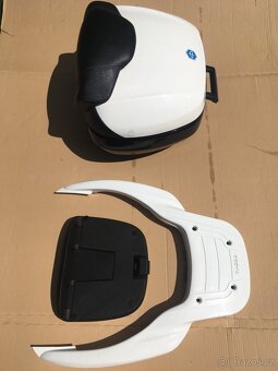 Original kufr Piaggio X10 / MP3 - 6