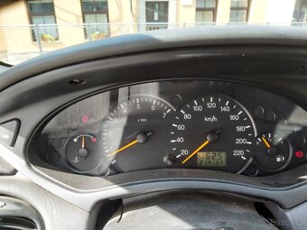 Prodám ford focus 1.6i 74kw rok 2005 - 6
