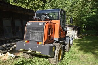 Kloubový nakladač 920T - 6