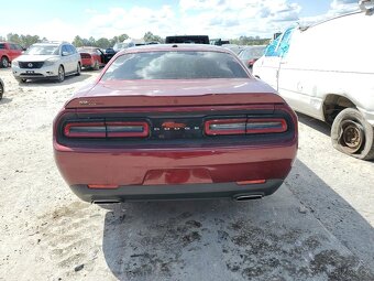 Dodge Challenger SXT 3.6 V6, automat, najeto jen 27tis. km - 6
