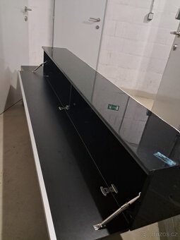 Tv stolek + závěsná skříňka Ikea Besta - 6