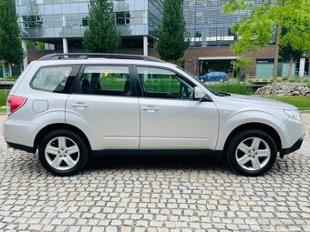 Subaru Forester 2.5i 4x4 AUT VÝHŘEV TAŽNÉ 30 JAHRE COMFORT - 6