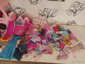 Karavan snů, kabriolet a panenky+ příslušenství - 6