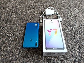 HUAWEI Y7 (2019) modrá - 6