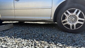 VW Golf 4 1,9 TDI 74 kW - 6
