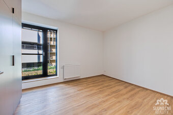 Pronájem bytu 2+kk s vyhrazeným parkovacím stáním, 57 m², Uh - 6
