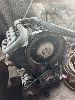 Motor tatra 148 - 6