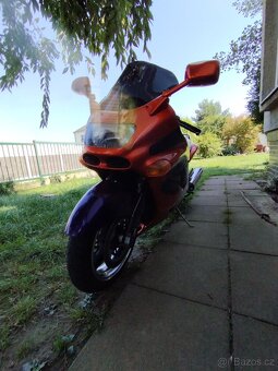 Kawasaki ZZR 1100 - 6
