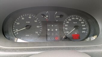 Renault  Scenic 1,6i 16V 79kW - 6