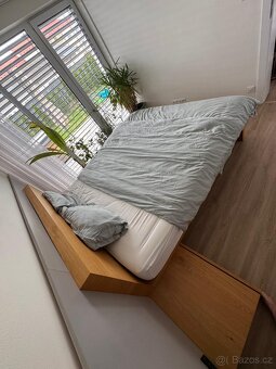 Postel z dubového masivu - 6