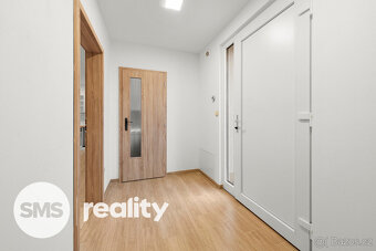Prodej moderní novostavby řadového rodinného domu 3+kk s gar - 6