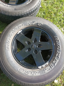 Sada JEEP Wrangler R17 5x127 Maxxis 265/70/17 - 6