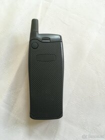 Alcatel OT-501: krásný retro mobil bez foťáku - 6