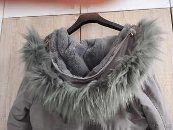 Šedá oboustranná zateplená parka - 6