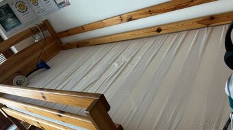 Prodám dřevěnou palandu z masivu borovice - 6